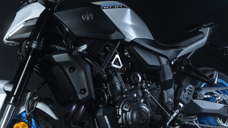 Yamaha-MT-07-2025-studio-9