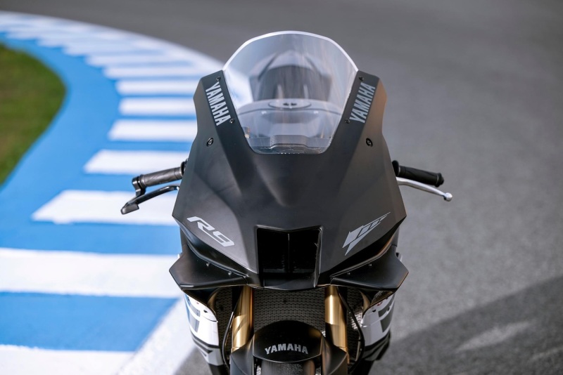 Yamaha-R9-2025-GYTR-4