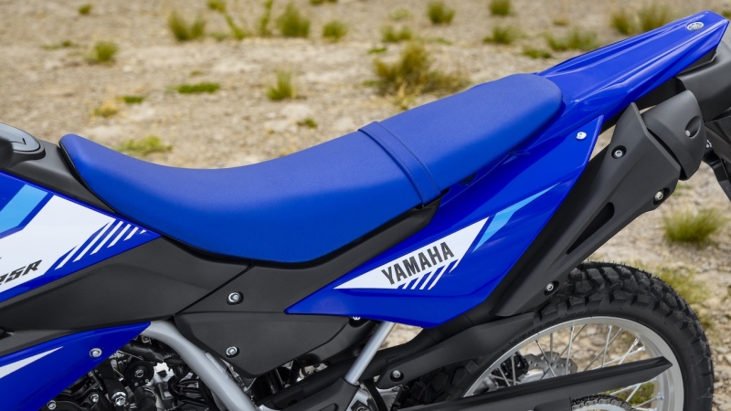Yamaha-WR125R-2026-statyka-13