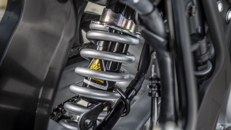 Yamaha-WR125R-2026-statyka-15