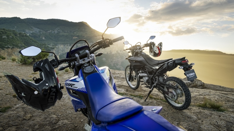 Yamaha-WR125R-2026-statyka-23