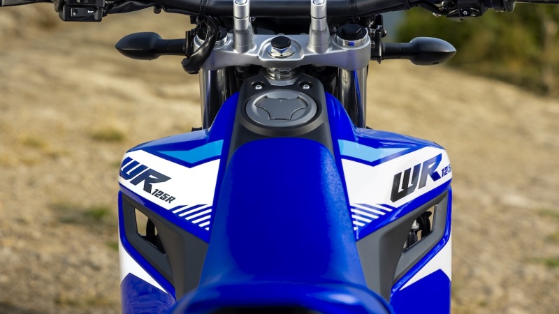 Yamaha-WR125R-2026-statyka-5