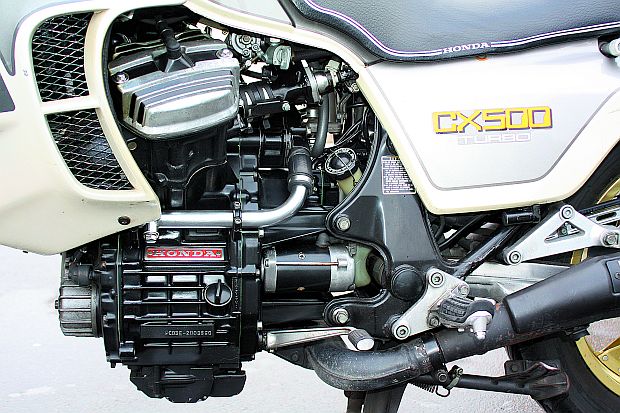Honda CX 500 Turbo: youngtimer z turbiną! | Świat Motocykli