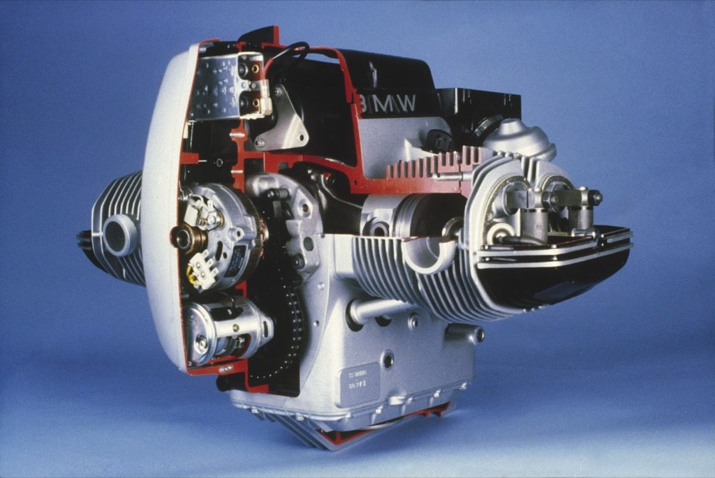 Alternator w motocyklu zagościł pod koniec lat pięćdziesiątych. Tak wyglądał w BMW R80 G/S z 1980 r.