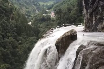 Wodospad w Nepalu