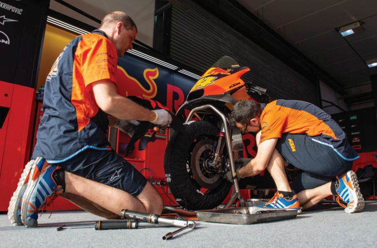 Red Bull KTM mechanics, Qatar MotoGP test Feb 2019