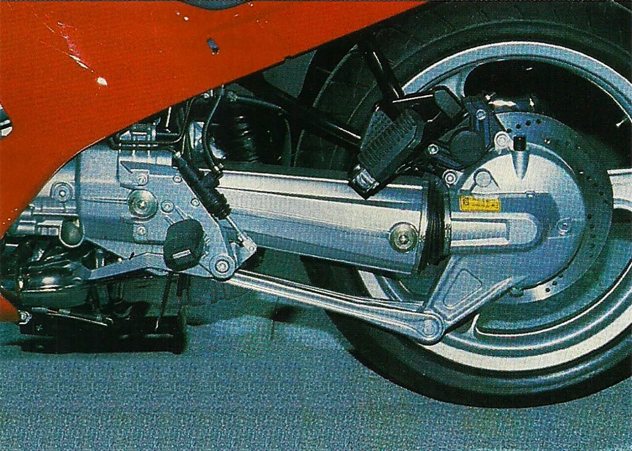 Z archiwum „Świata Motocykli” BMW R 1100 RS, numer 01