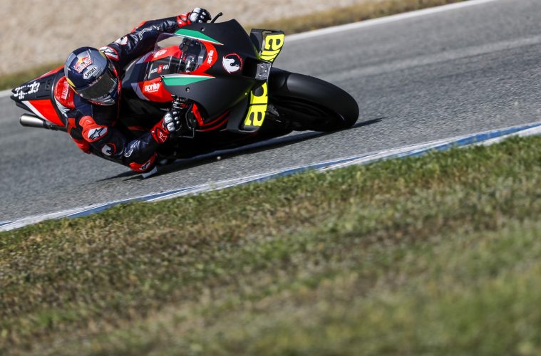 Andrea Dovizioso podczas testów w Jerez na motocyklu Aprilia RS-GP