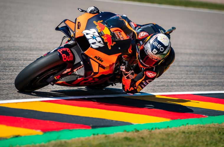 Miguel Oliveira w akcji podczas GP Niemiec na torze Sachsenring