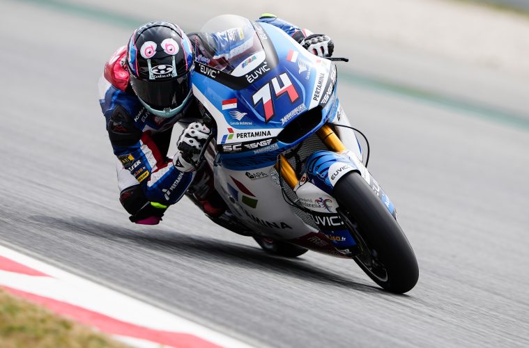 Piotr Biesiekirski podczas GP Katalonii Moto2 w Barcelonie